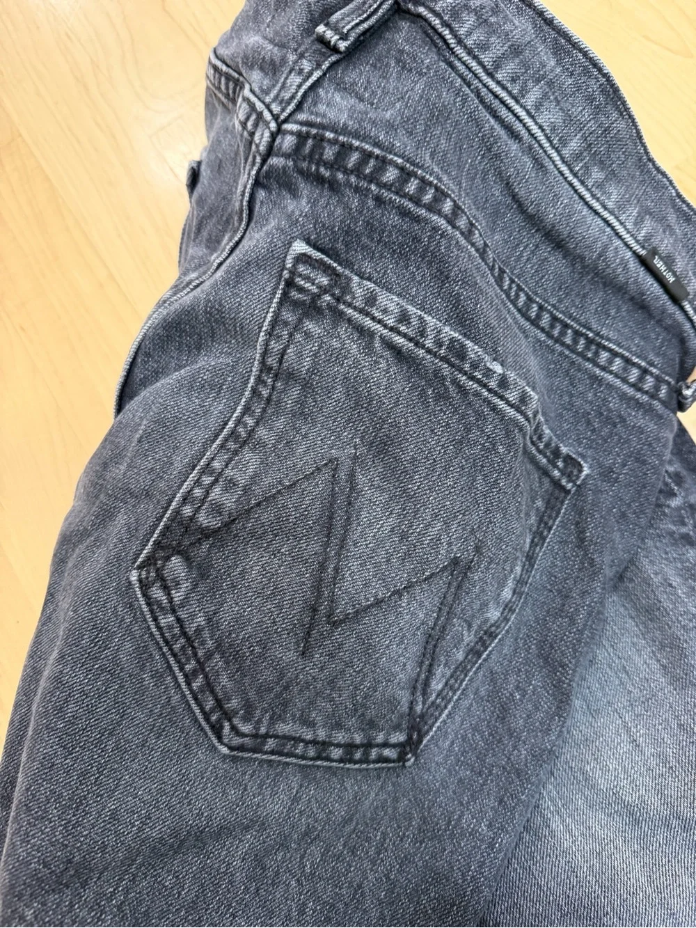 MOTHER Women's High Waisted Hiker Hoover Jeans with Raw Hem